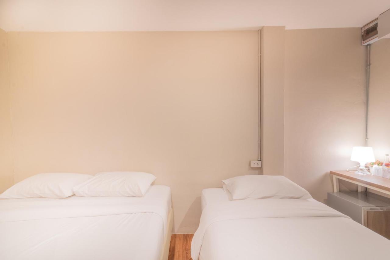 63 Bangkok Hotel Extérieur photo